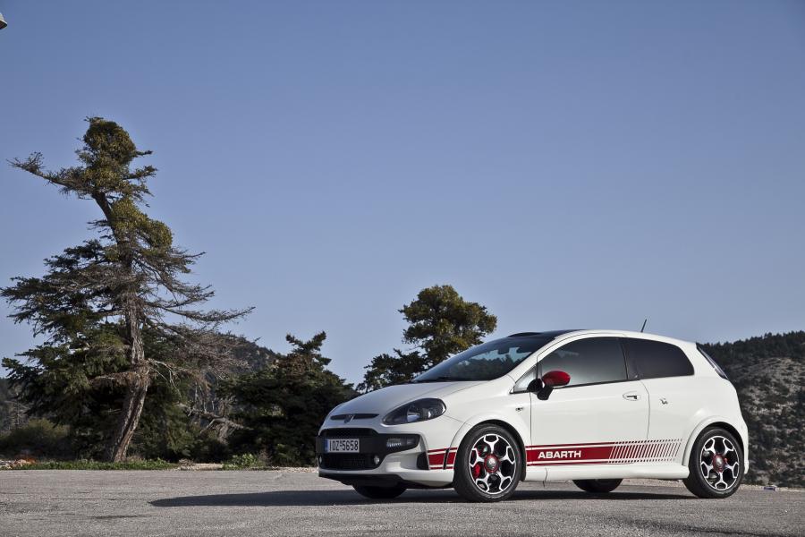  Abarth Punto Evo (199) 2010 года  (фото 4 из 57)